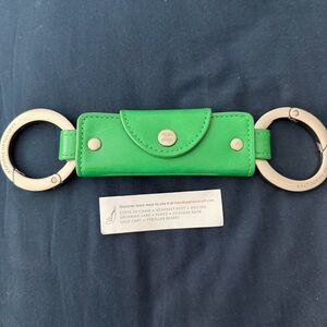 Handbag Hancuff. Never lose your bag again. Cuff your purse to car, carts, etc.